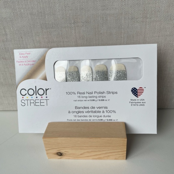 Dripping in Diamonds 💅✨ Color STREET NEW - Long Lasting Nail Polish Strips - Picture 4 of 7